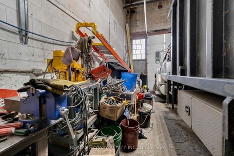 Photo 24 at 32 Guided Court, Clairville, Toronto