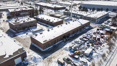 Photo 27 at 32 Guided Court, Clairville, Toronto