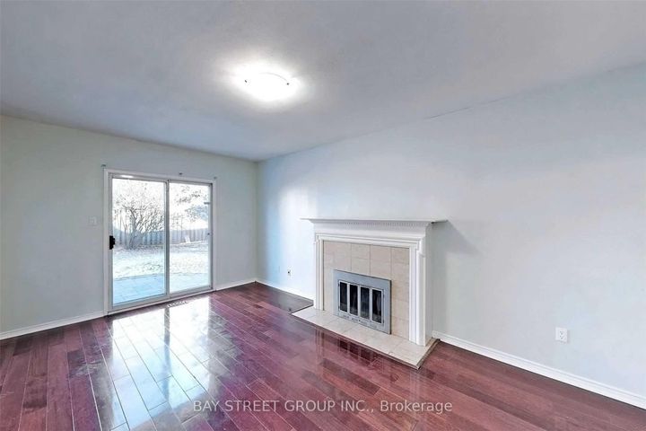 Photo 4 at 189 Martindale Avenue, CP College Park, Oakville