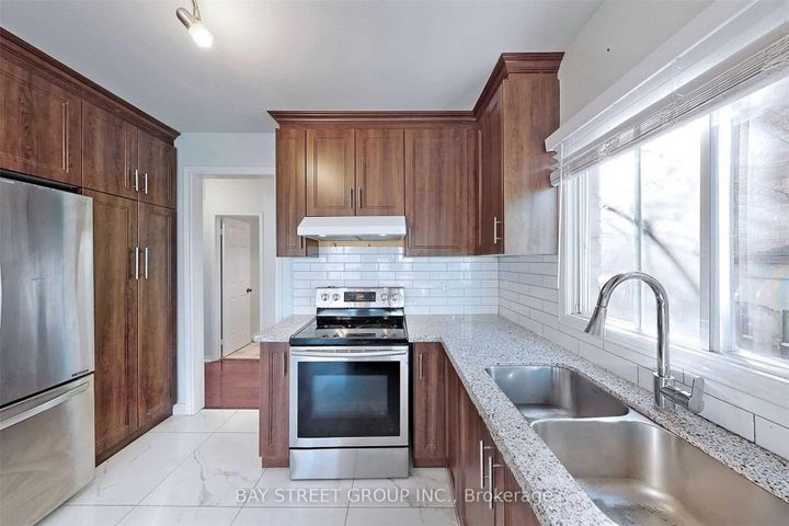 Photo 8 at 189 Martindale Avenue, CP College Park, Oakville