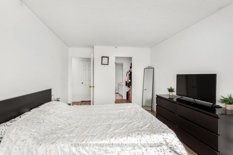 Photo 32 at 1004 - 6 Humberline Drive, Clairville, Toronto