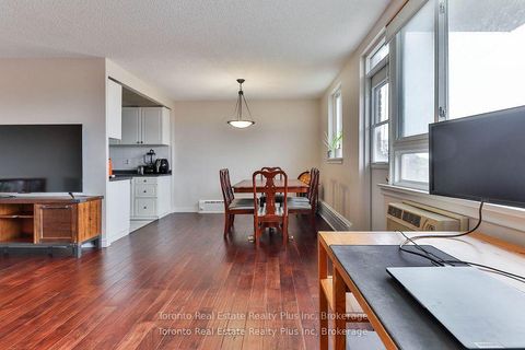 Photo 11 at 303 - 55 Neptune Drive, Lawrence, Toronto
