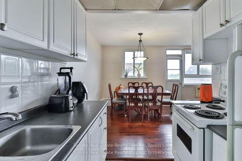 Photo 17 at 303 - 55 Neptune Drive, Lawrence, Toronto