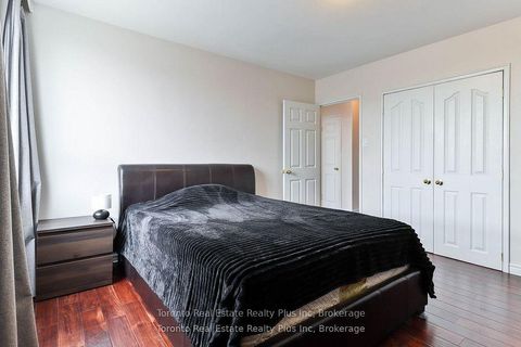 Photo 25 at 303 - 55 Neptune Drive, Lawrence, Toronto