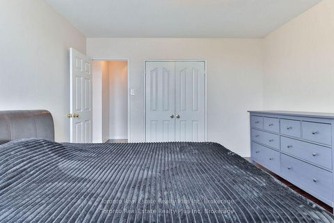 Photo 26 at 303 - 55 Neptune Drive, Lawrence, Toronto