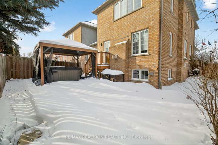 Photo 29 at 130 Aspenwood Drive, Woodland Hill, Newmarket