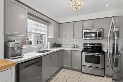 Photo 7 at 130 Aspenwood Drive, Woodland Hill, Newmarket