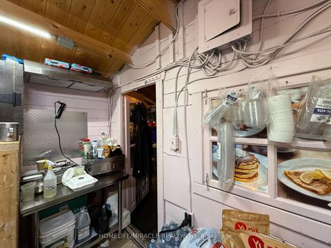 Photo 9 at 5 - 335 Yonge Street, Yonge Corridor, Toronto