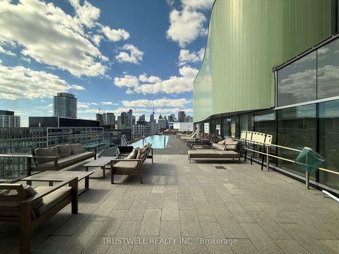 Photo 11 at S715 - 120 Bayview Avenue, Waterfront Communities C8, Toronto