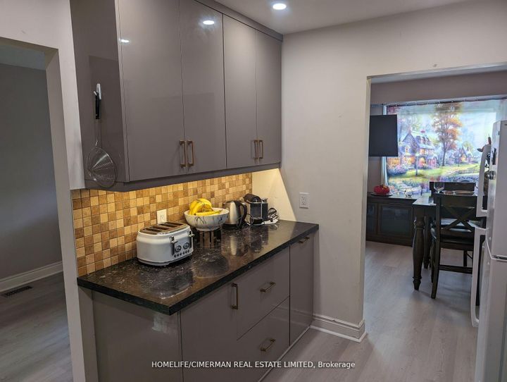 Photo 3 at 46 - 46 Foster Crescent, Brampton North, Brampton