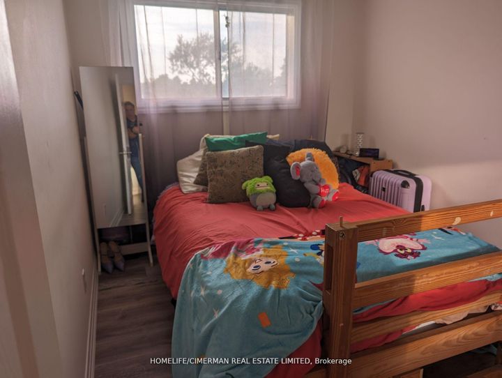 Photo 12 at 46 - 46 Foster Crescent, Brampton North, Brampton