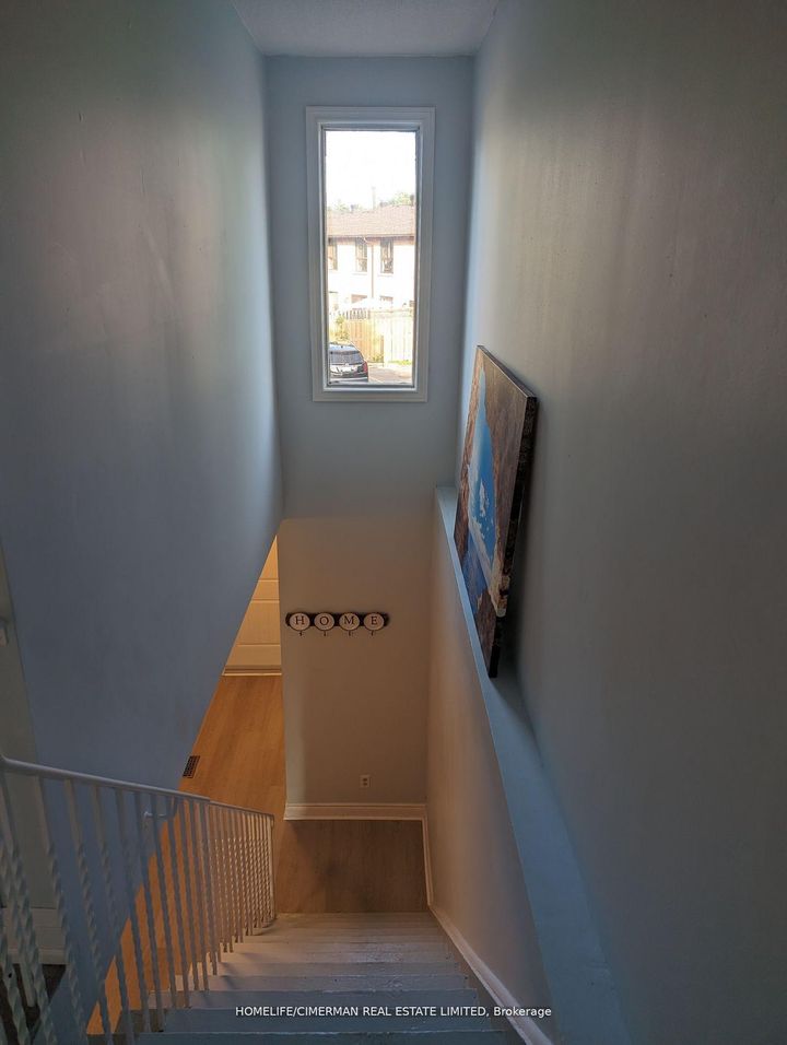 Photo 14 at 46 - 46 Foster Crescent, Brampton North, Brampton