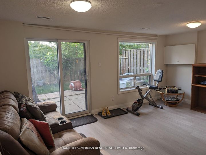 Photo 17 at 46 - 46 Foster Crescent, Brampton North, Brampton