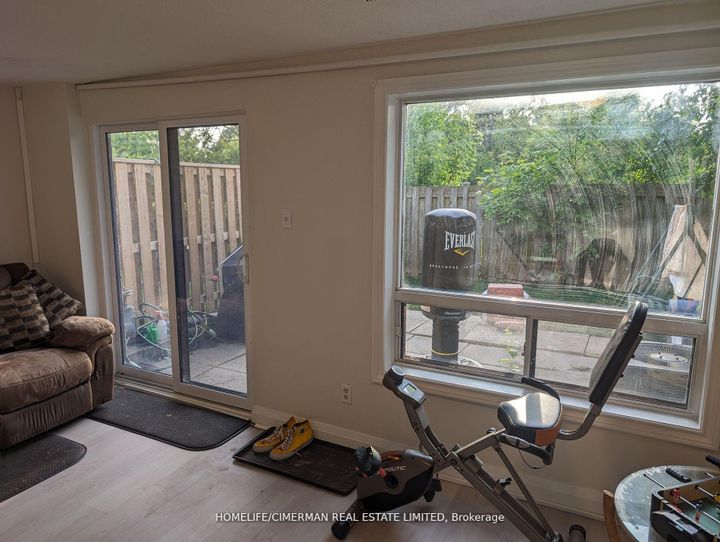 Photo 18 at 46 - 46 Foster Crescent, Brampton North, Brampton