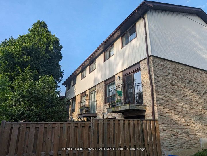 Photo 23 at 46 - 46 Foster Crescent, Brampton North, Brampton