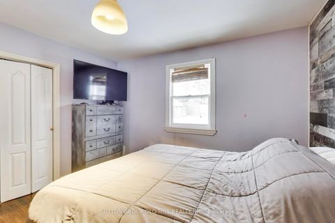 Photo 10 at 33 Mystic Avenue, Oakridge, Toronto