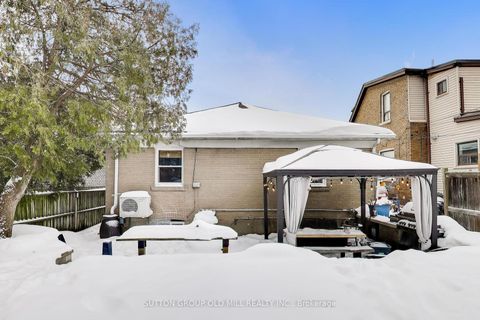 Photo 27 at 33 Mystic Avenue, Oakridge, Toronto