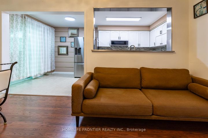 Photo 10 at 65 West Park Avenue, Bradford, Bradford West Gwillimbury