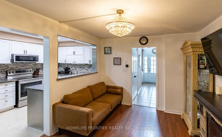 Photo 13 at 65 West Park Avenue, Bradford, Bradford West Gwillimbury