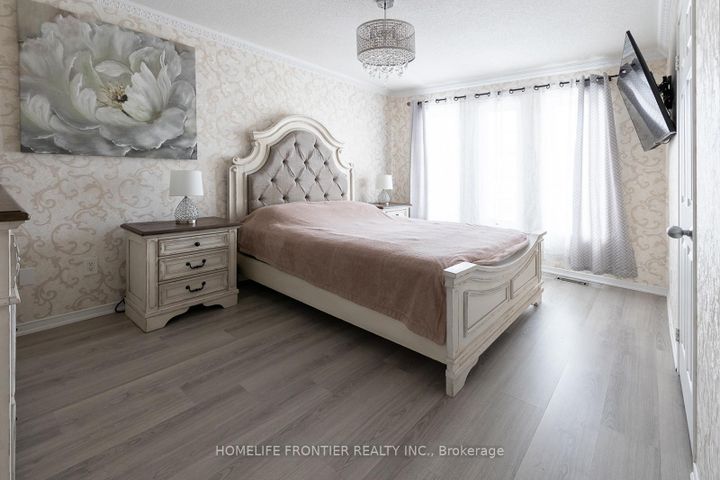 Photo 16 at 65 West Park Avenue, Bradford, Bradford West Gwillimbury