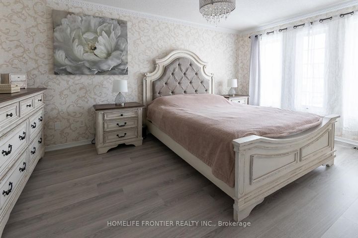 Photo 18 at 65 West Park Avenue, Bradford, Bradford West Gwillimbury