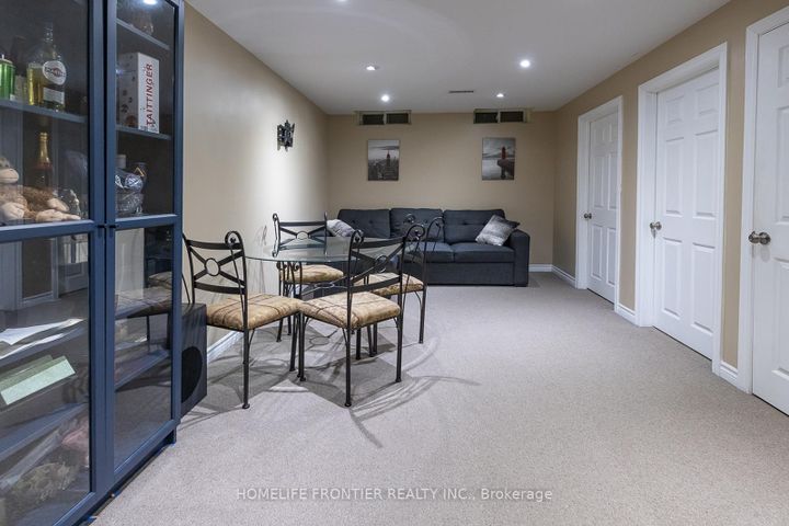 Photo 28 at 65 West Park Avenue, Bradford, Bradford West Gwillimbury