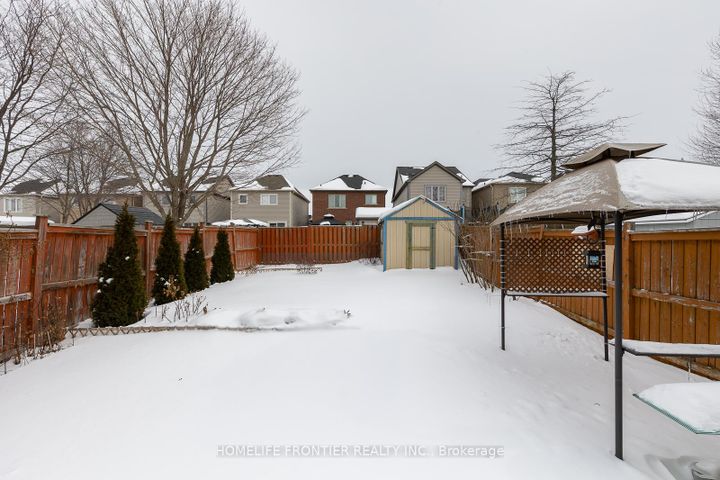 Photo 31 at 65 West Park Avenue, Bradford, Bradford West Gwillimbury