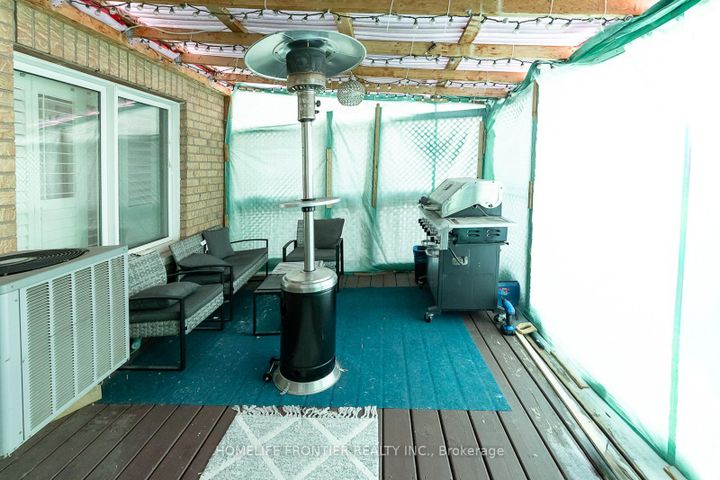 Photo 32 at 65 West Park Avenue, Bradford, Bradford West Gwillimbury