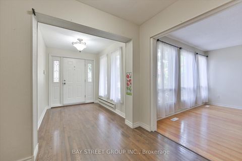 Photo 18 at 33 Kilchurn Castle Drive, Sullivan, Toronto