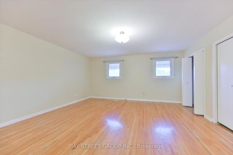 Photo 23 at 33 Kilchurn Castle Drive, Sullivan, Toronto