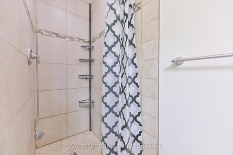 Photo 26 at 33 Kilchurn Castle Drive, Sullivan, Toronto