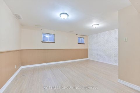 Photo 37 at 33 Kilchurn Castle Drive, Sullivan, Toronto