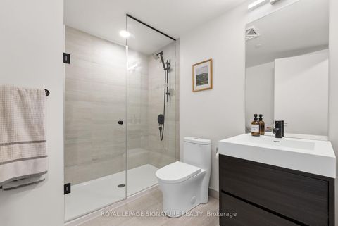 Photo 13 at 816 - 9 Tecumseth Street, Niagara, Toronto