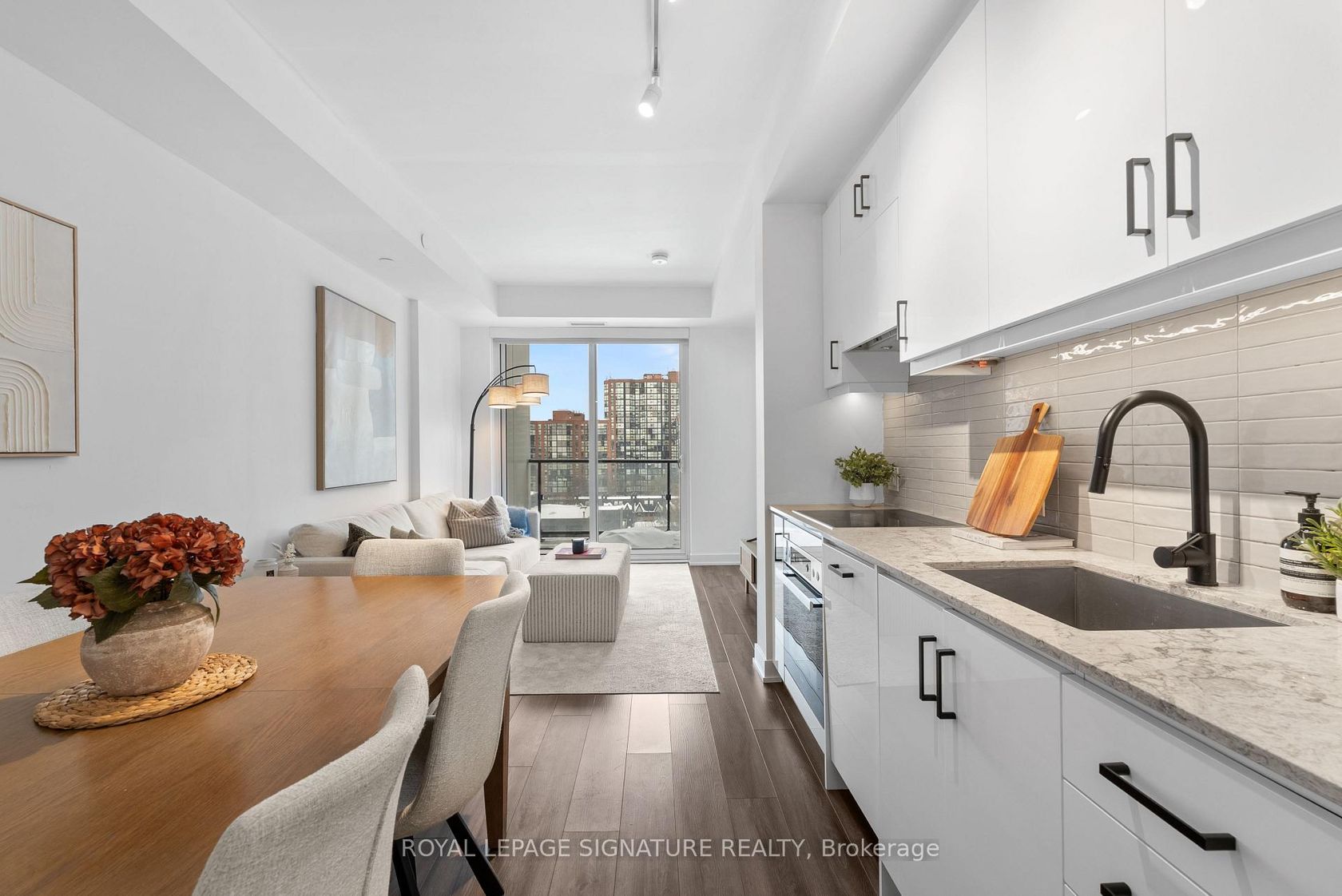 816 - 9 Tecumseth Street, Niagara, Toronto photo number 2