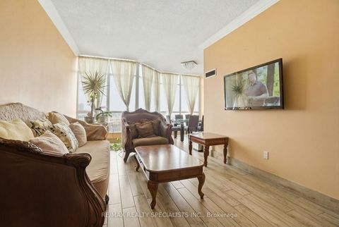 Photo 10 at 1707 - 1 Rowntree Road, Jamestown, Toronto