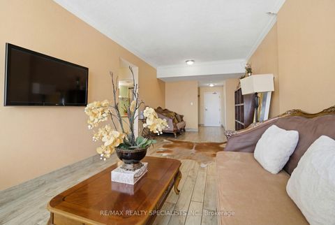 Photo 11 at 1707 - 1 Rowntree Road, Jamestown, Toronto