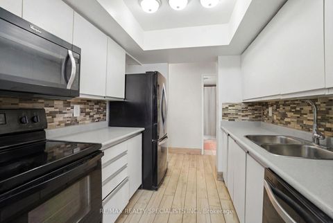 Photo 13 at 1707 - 1 Rowntree Road, Jamestown, Toronto