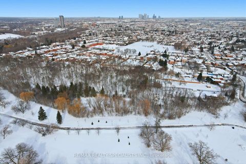 Photo 39 at 1707 - 1 Rowntree Road, Jamestown, Toronto