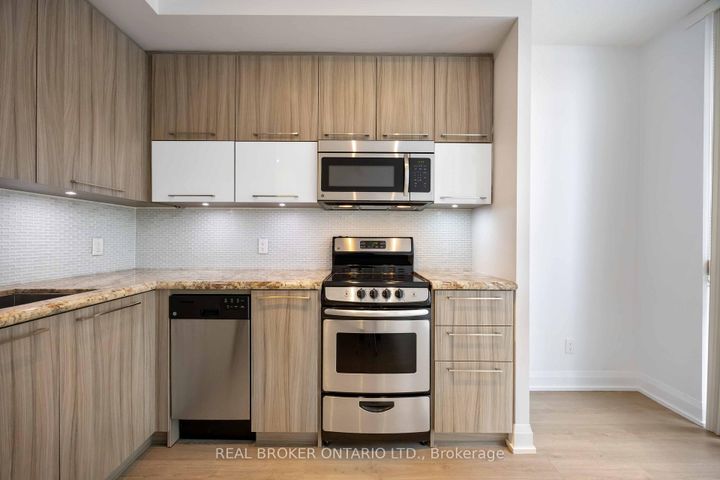 Photo 11 at 302 - 56 Annie Craig Drive, Mimico, Toronto