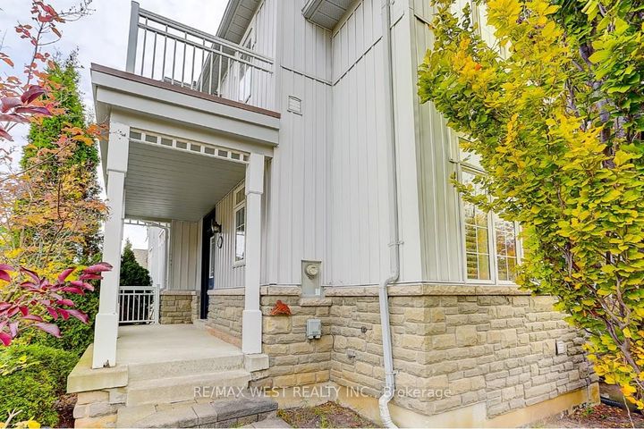 Photo 2 at 11 Dancer's Drive, Angus Glen, Markham