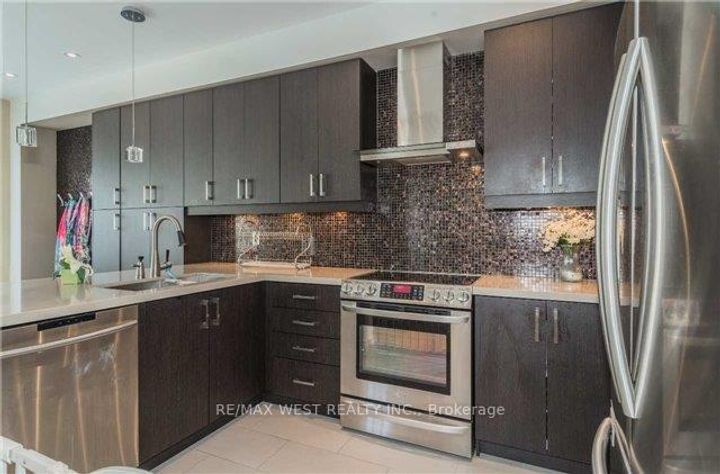 Photo 7 at 11 Dancer's Drive, Angus Glen, Markham