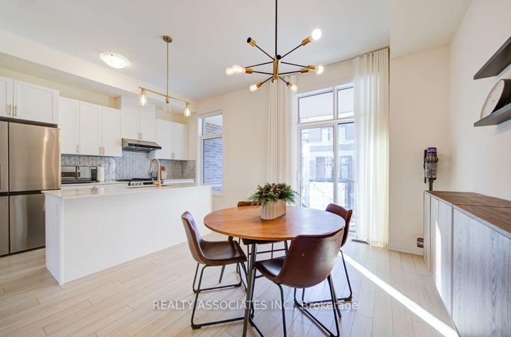 Photo 13 at 20 Kahshe Lane, Rural Richmond Hill, Richmond Hill