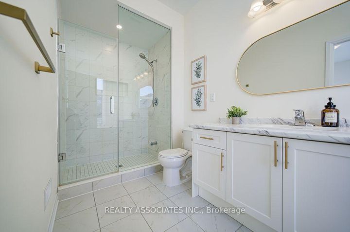 Photo 17 at 20 Kahshe Lane, Rural Richmond Hill, Richmond Hill