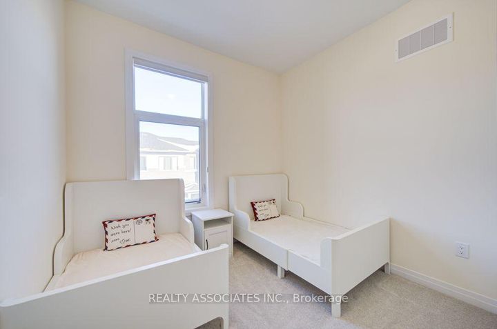 Photo 21 at 20 Kahshe Lane, Rural Richmond Hill, Richmond Hill