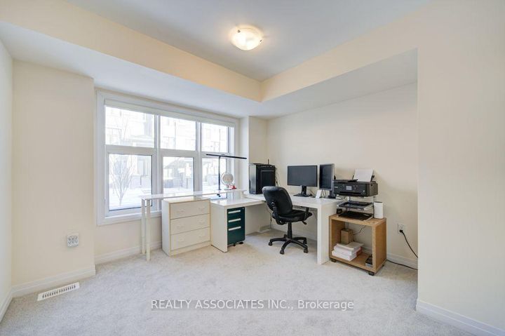 Photo 23 at 20 Kahshe Lane, Rural Richmond Hill, Richmond Hill