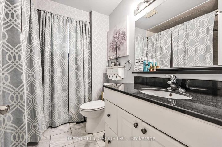 Photo 19 at 39 Barrington Crescent, Heart Lake East, Brampton