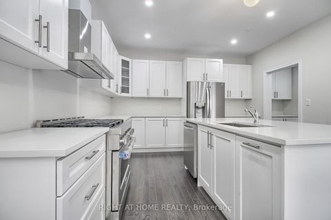 Photo 10 at 31 Dorothy Caine Crescent, Keswick South, Georgina