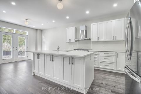 Photo 13 at 31 Dorothy Caine Crescent, Keswick South, Georgina