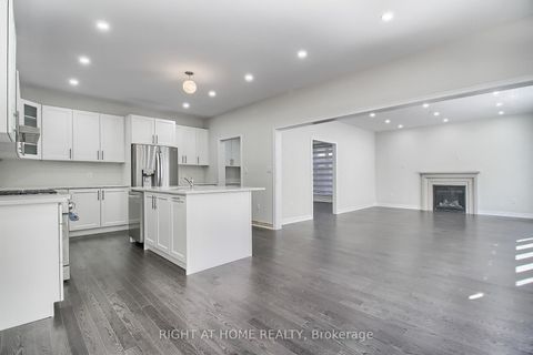 Photo 16 at 31 Dorothy Caine Crescent, Keswick South, Georgina