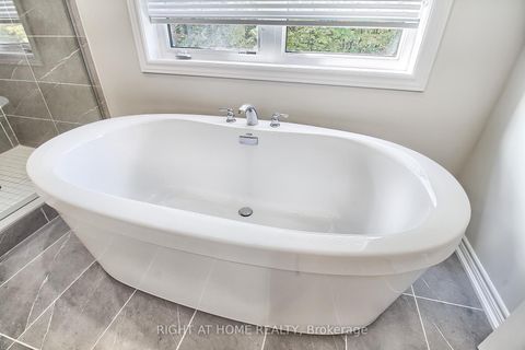 Photo 31 at 31 Dorothy Caine Crescent, Keswick South, Georgina